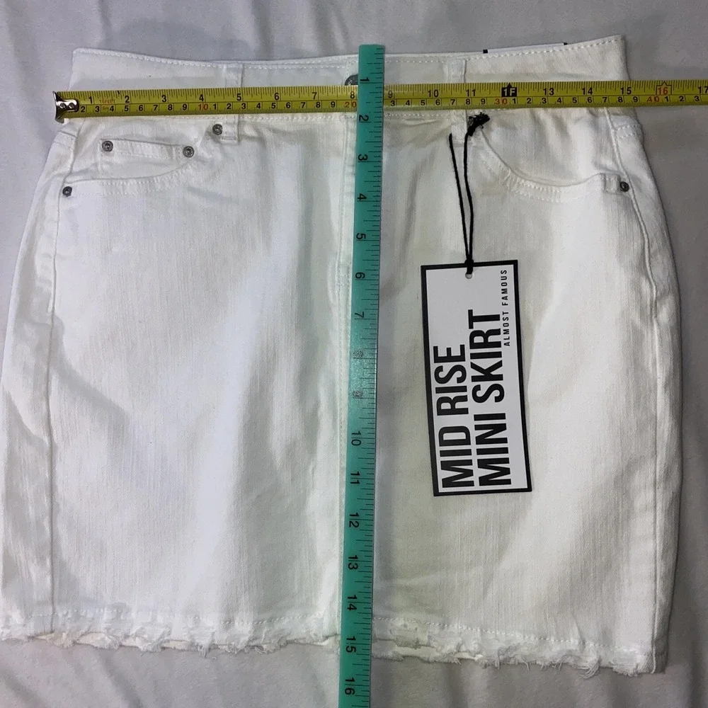 Almost Famous Mini Skirt Size 9 White Mid Rise Denim Frayed Distressed Y2K Trend